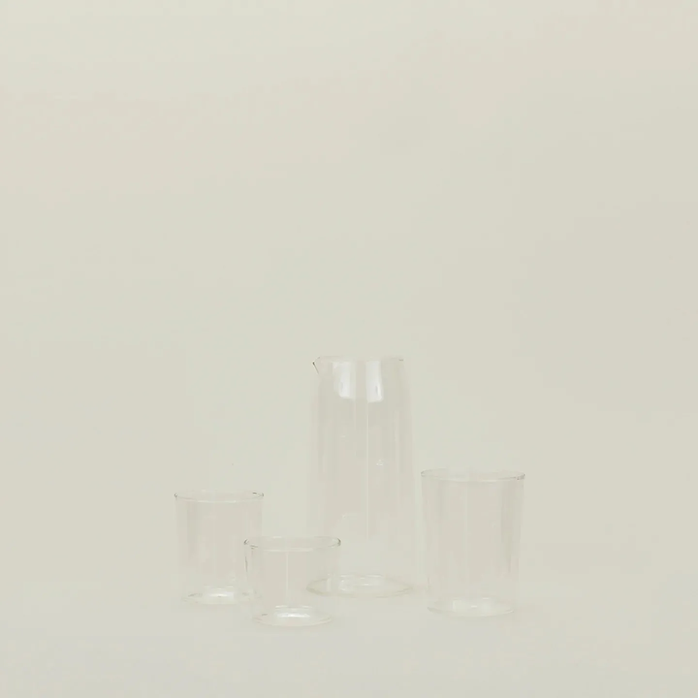 Medium Essential Glassware Set of 4 (Clear)