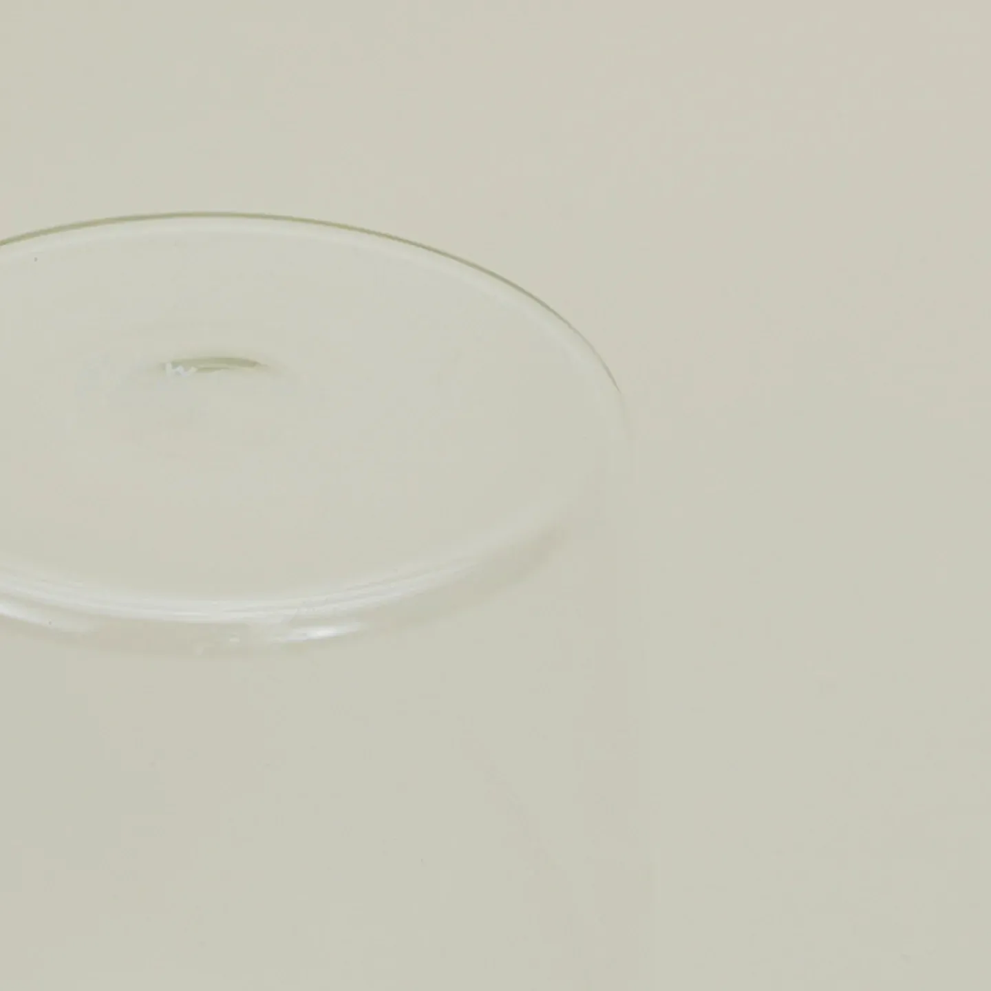 Medium Essential Glassware Set of 4 (Clear)